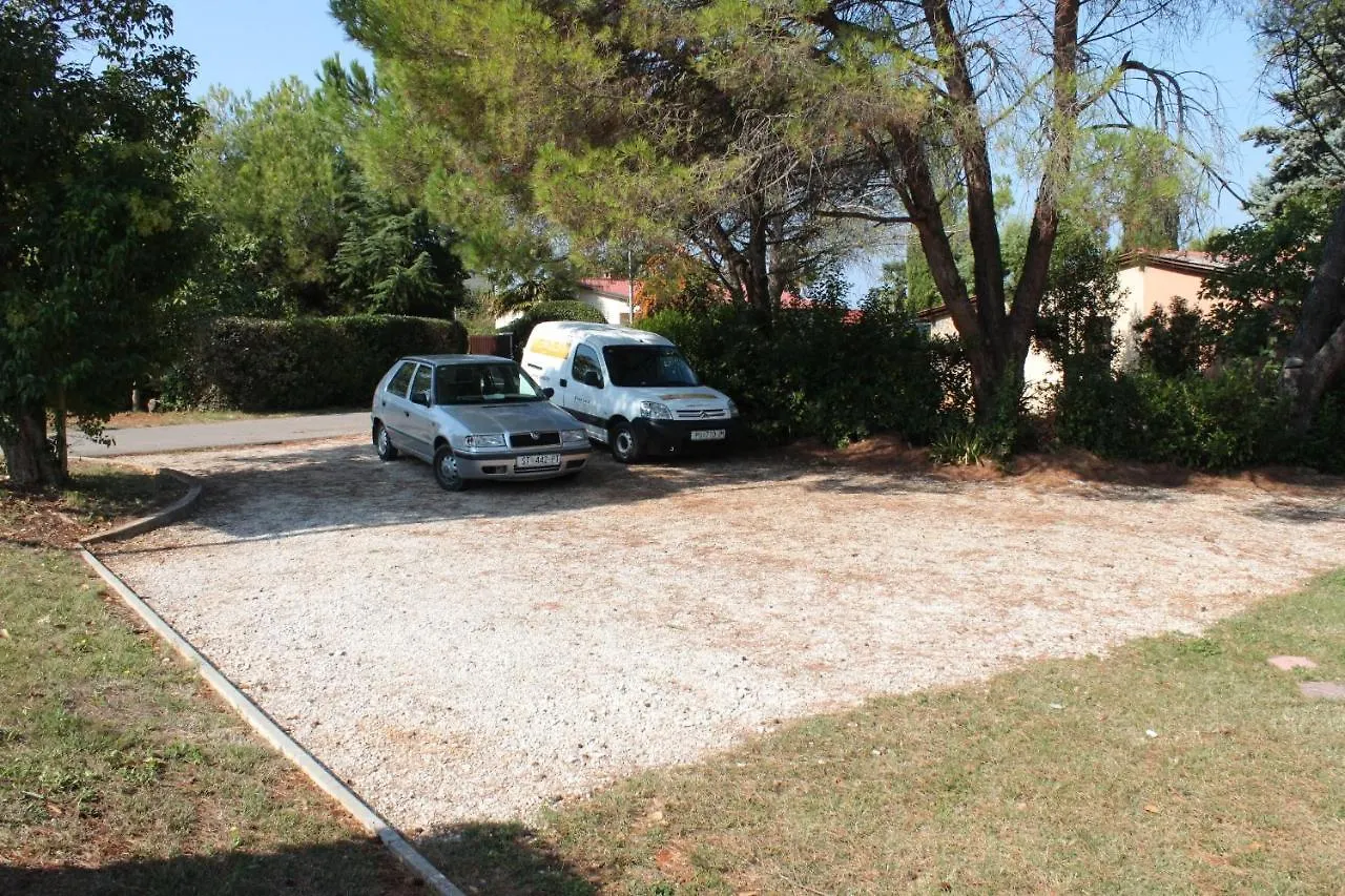 Apartments By The Sea Dajla, Novigrad - 3376 0*, Novigrad Istria